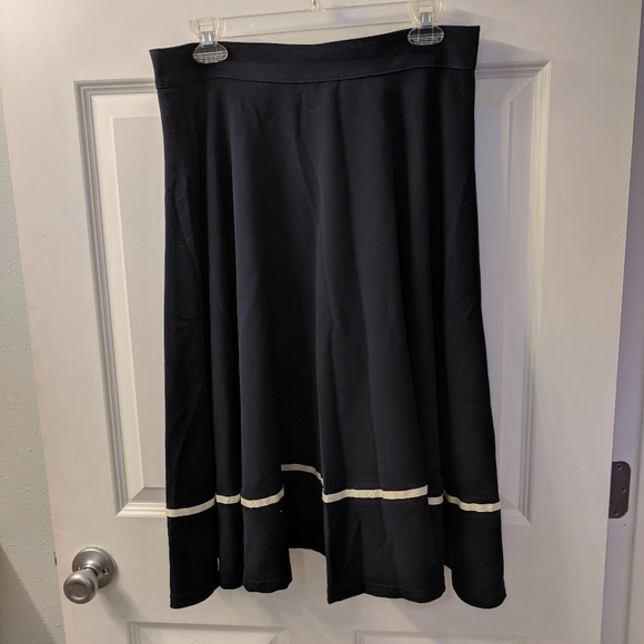 Just This Sway skirt - Picture 2 of 2